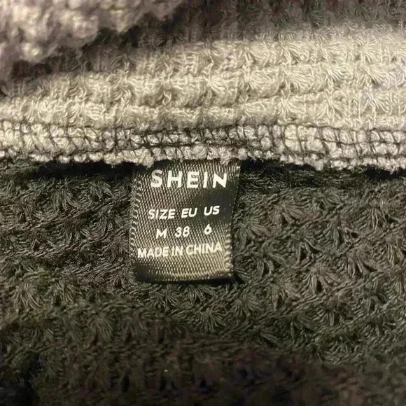 SHEIN Cowl Neck waffle pattern in black with cuffs & cowl neck in gray size MED - Picture 6 of 7